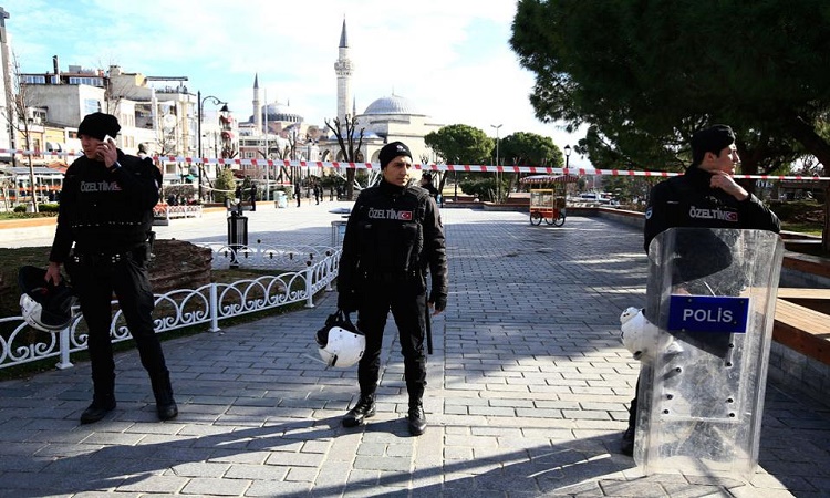 Νταβούτογλου: Μαχητής του Ισλαμικού Κράτους ο βομβιστής της Κωνσταντινούπολης - Ξένοι όλοι οι νεκροί